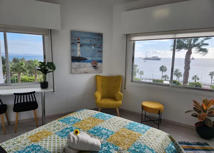 Luxury Kalipso Beachfront アパート